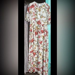 Floral maxi dress ⭐️